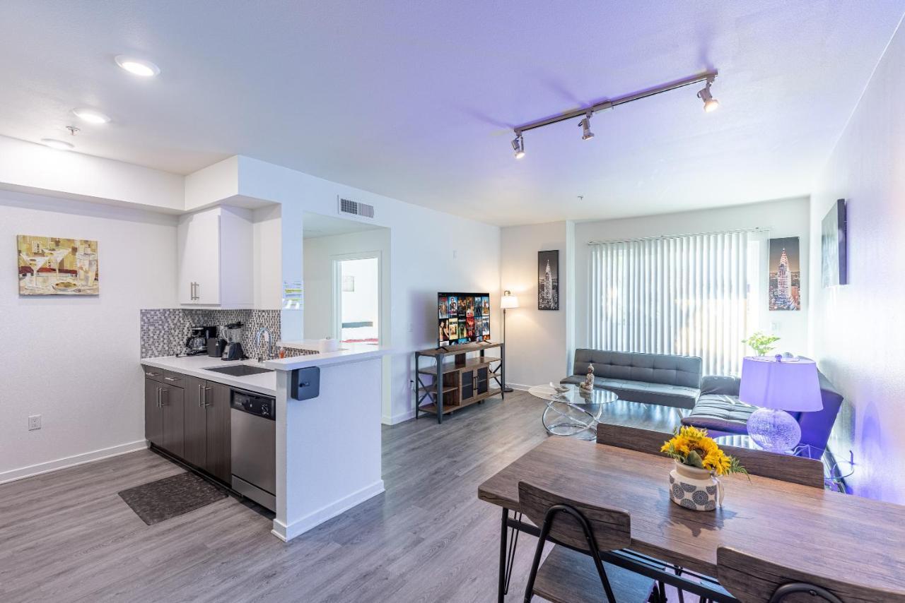 Heaven On Hollywood Furnished Apartments Уэст-Голливуд Экстерьер фото
